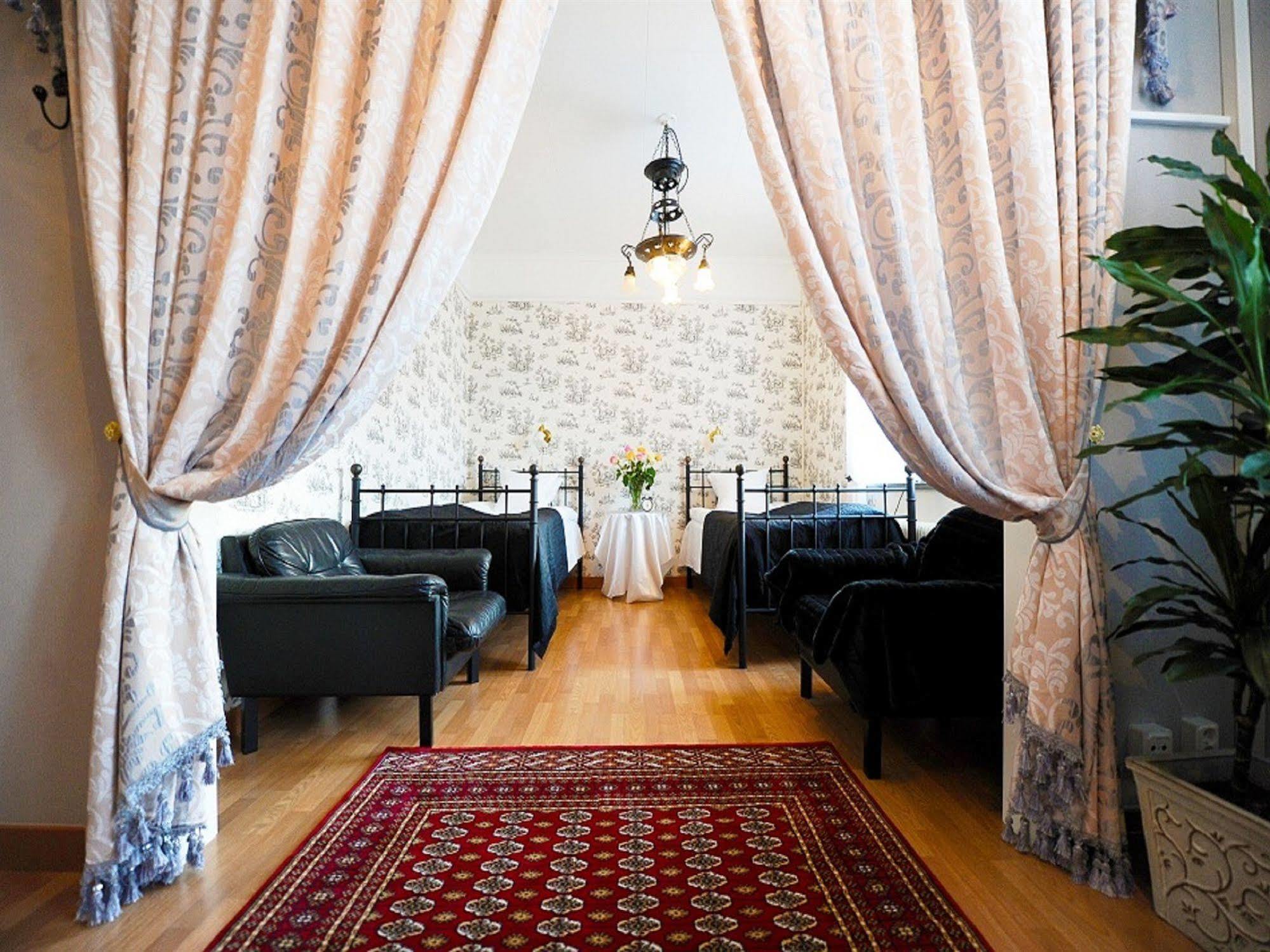 Hotell Laeckoe Lidkoping Bagian luar foto
