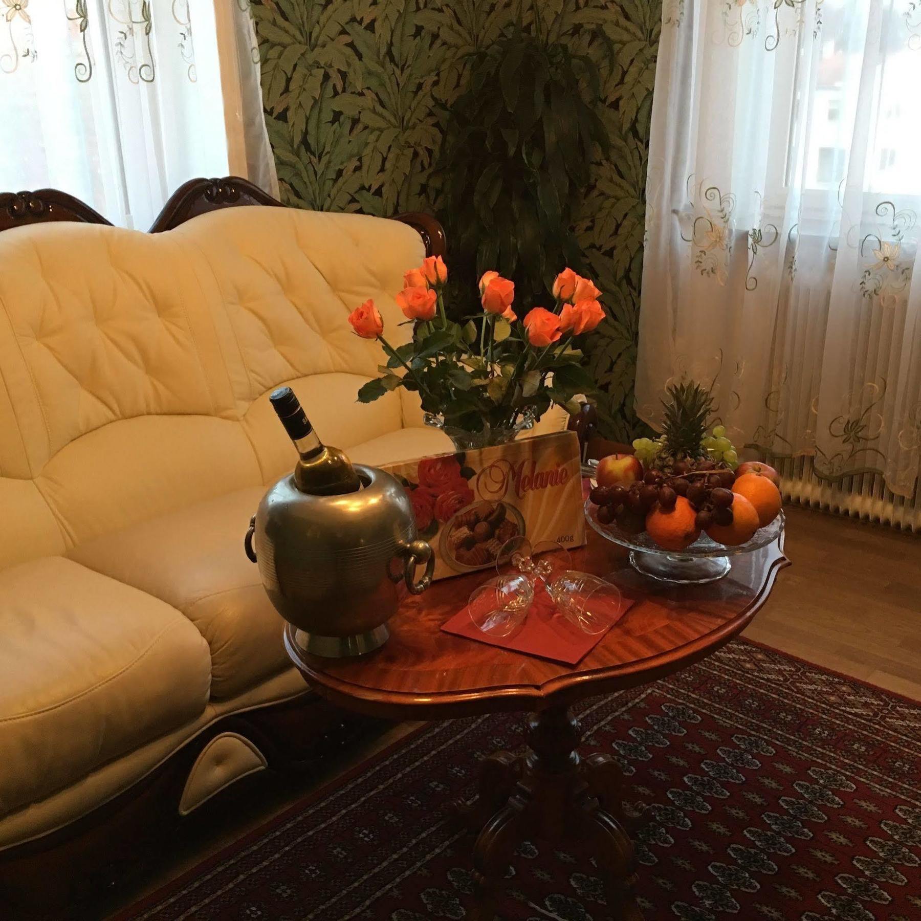 Hotell Laeckoe Lidkoping Bagian luar foto