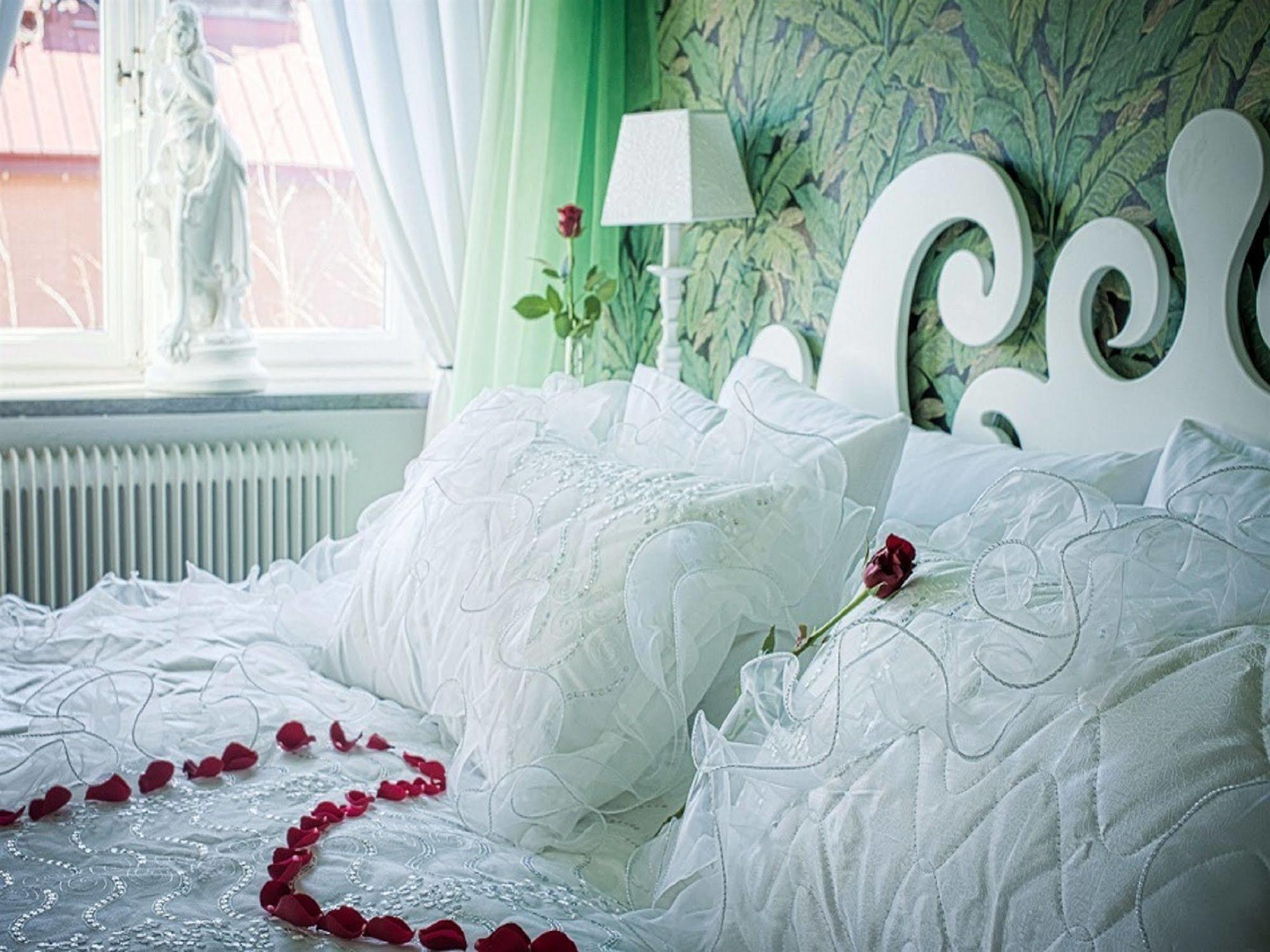 Hotell Laeckoe Lidkoping Bagian luar foto